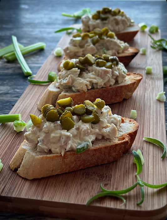 Bruschetta med kyllingesalat